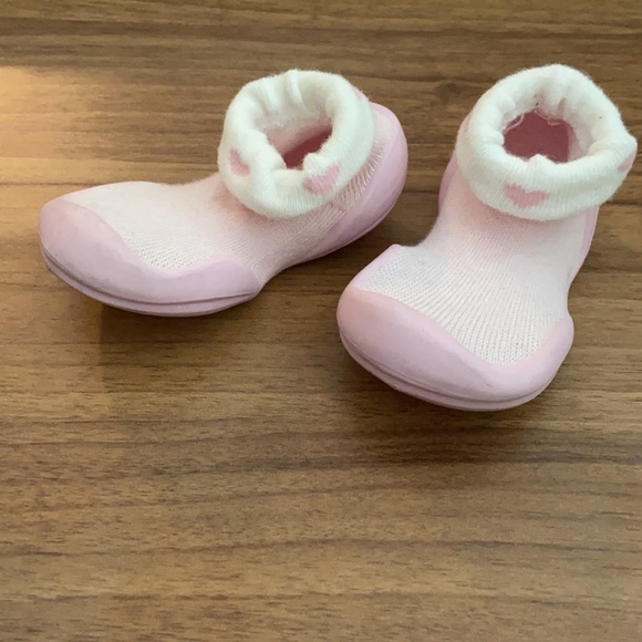 3/ $20 - Go-Shins Baby Shoes - crawler collection - Picture 6 of 8